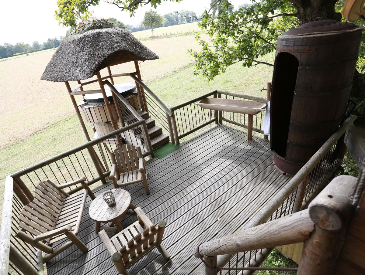 Anniversaire en hébergement insolite, grâce à un bon cadeau au Domaine Arvor en Bretagne